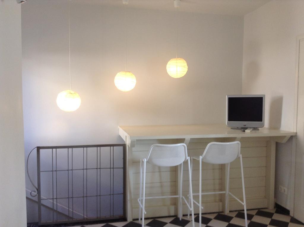 Rose Bay Hotel คามารี ภายนอก รูปภาพ