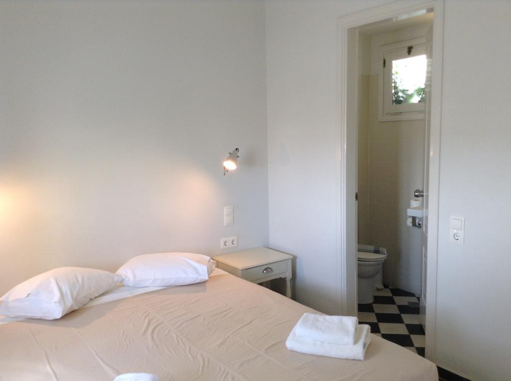Rose Bay Hotel คามารี ภายนอก รูปภาพ