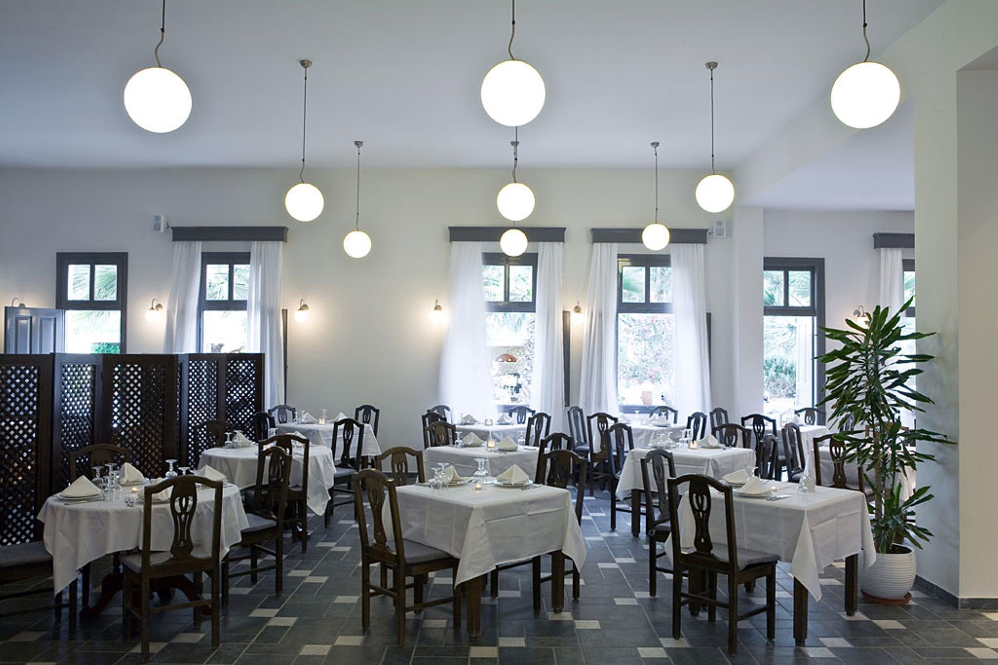 Rose Bay Hotel คามารี ภายนอก รูปภาพ